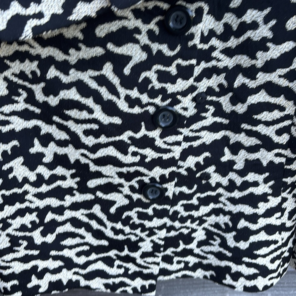 Chic Black And Cream Patterned Jacket - image 3